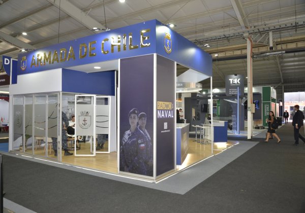 FIDAE 2026: Armada de Chile finaliza participación con alta convocatoria a stand institucional