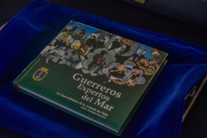 Dirección de Educación presenta libro sobre las especialidades de la Armada de Chile