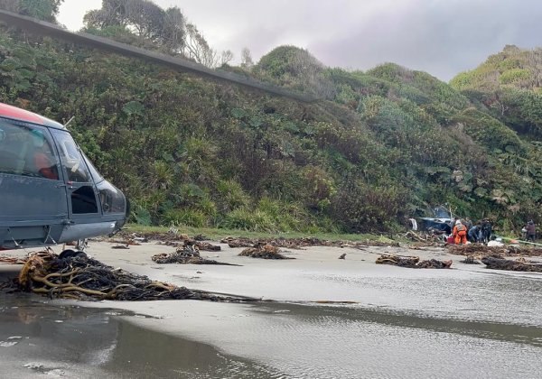 Armada rescata a cinco tripulantes tras varamiento de su embarcación al sur de la Isla Grande de Chiloé