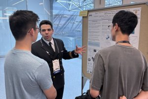 Oficial de la Armada de Chile participa en conferencia internacional SPIE Photonics for Quantum 2026 en la Universidad de Waterloo