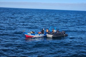 Policía Marítima de Lebu detuvo a cinco individuos en Isla Mocha